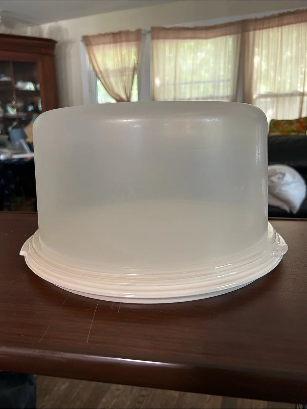 Vintage Rubbermaid cake saver 12.75 inches wide and 6 1/2 inches tall.